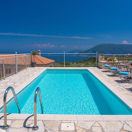 Guiscardos Luxury Villa Фискардо Екстериор снимка
